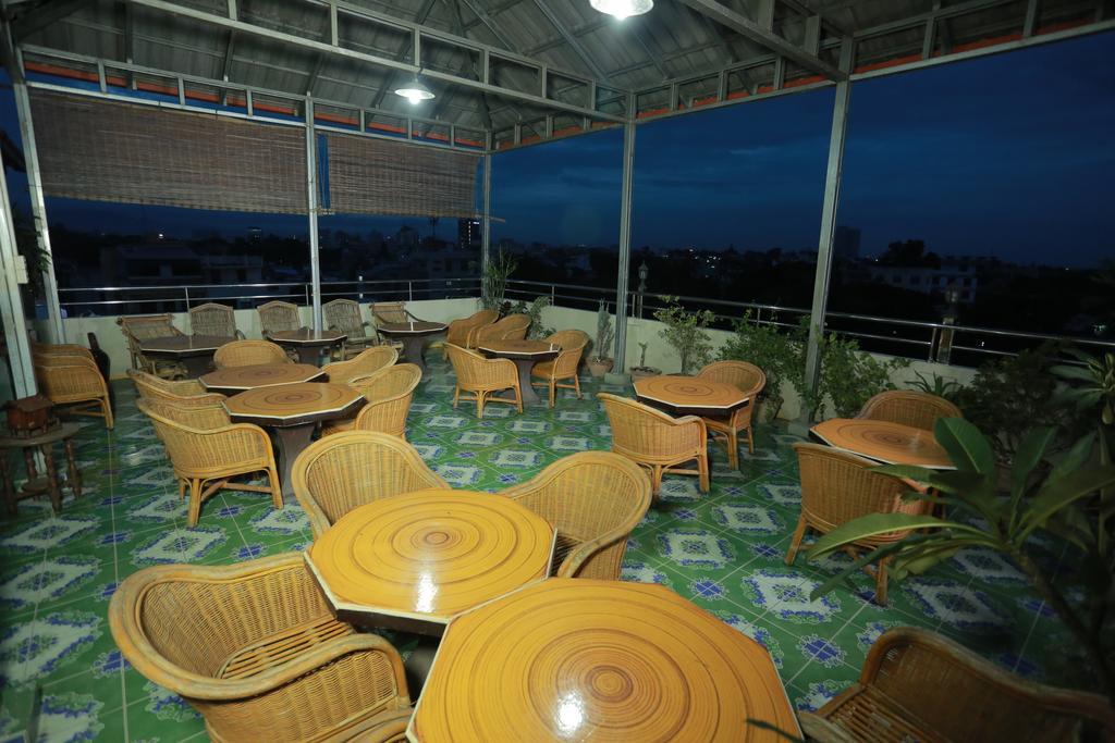 Golden Dream Hotel Mandalay Bagian luar foto
